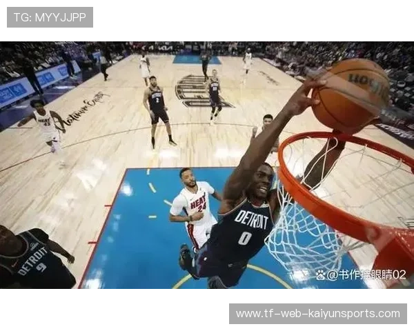 热火替补崛起：鲍威尔成得分引擎，鲍威尔比赛